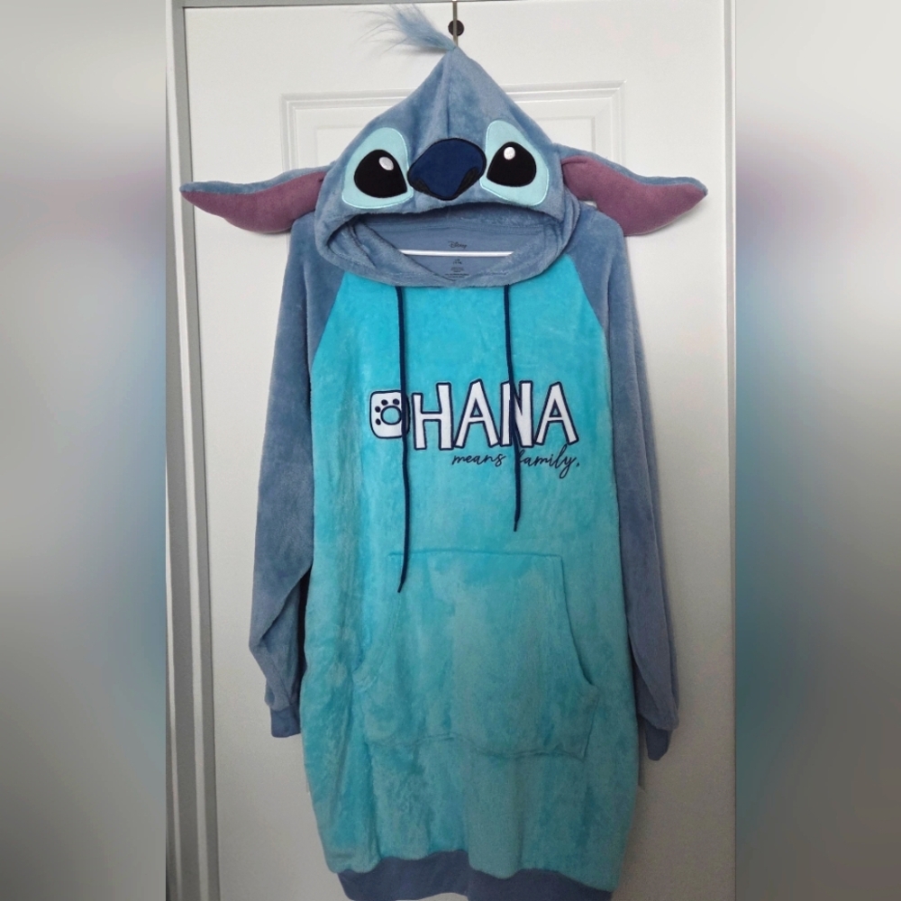 Disney Lilo & Stitch OHANA Cozy Oversized Fuzzy Hoodie Size L‎
